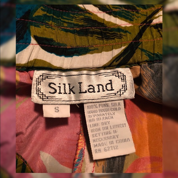 SOLD - Vintage Flower Silk Shorts 🌹🌻⚡️ - Picture 2 of 3